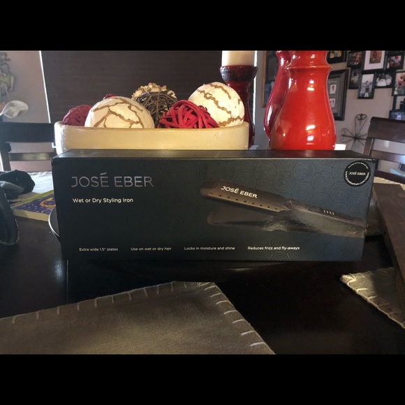 Jose Eber flat iron. - Picture 5 of 8